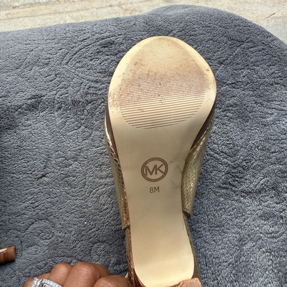Michael Kors Gold Peep Toe Women's Shoes - Picture 6 of 8